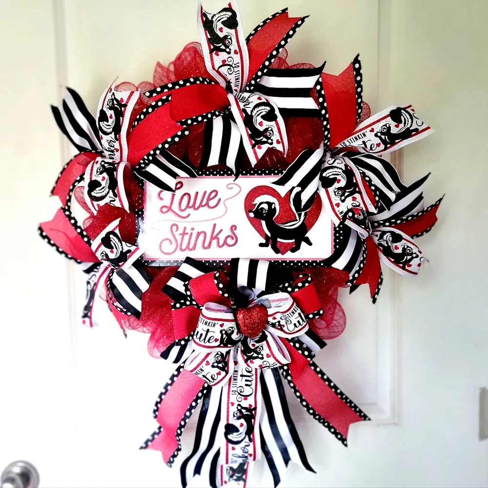 Love Stinks Wreath Deco Mesh Bows Humor Single Life Breakup Divorce